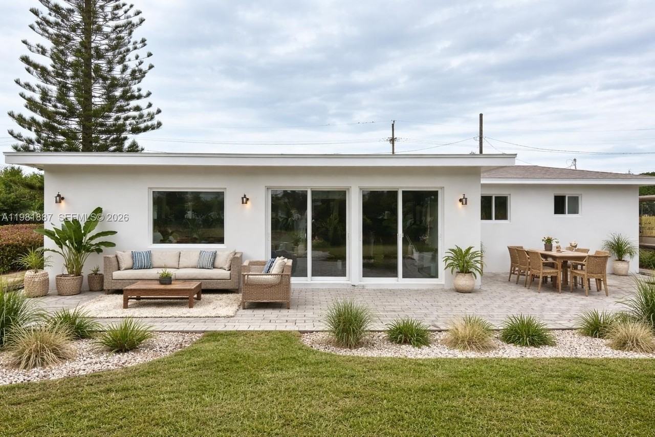 1240 Binney Dr - Photo 4 of 9