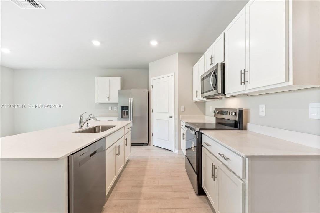5215 Butte St - Photo 2 of 15