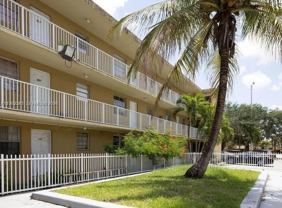 975 W 74th St #301 - Photo 1 of 1