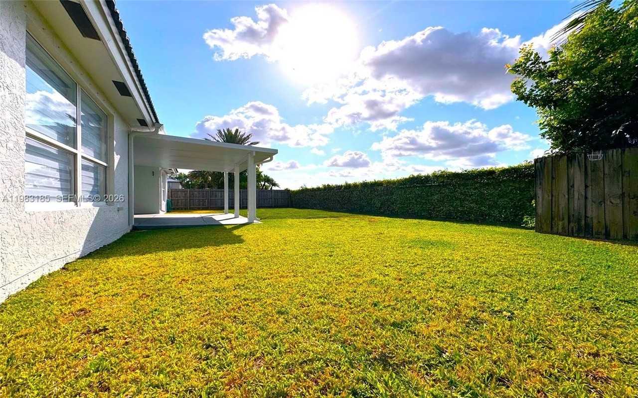 15840 Sw 151st Ter - Photo 3 of 22