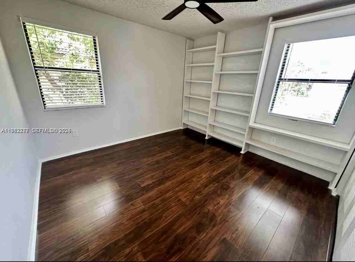 1431 Sw 87th Way #0 - Photo 3 of 11