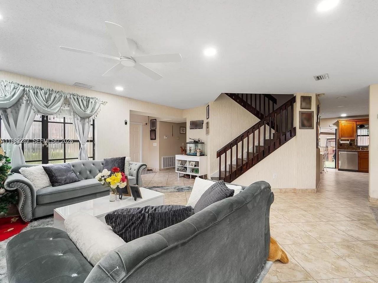 1431 Sw 87th Way #0 - Photo 5 of 11