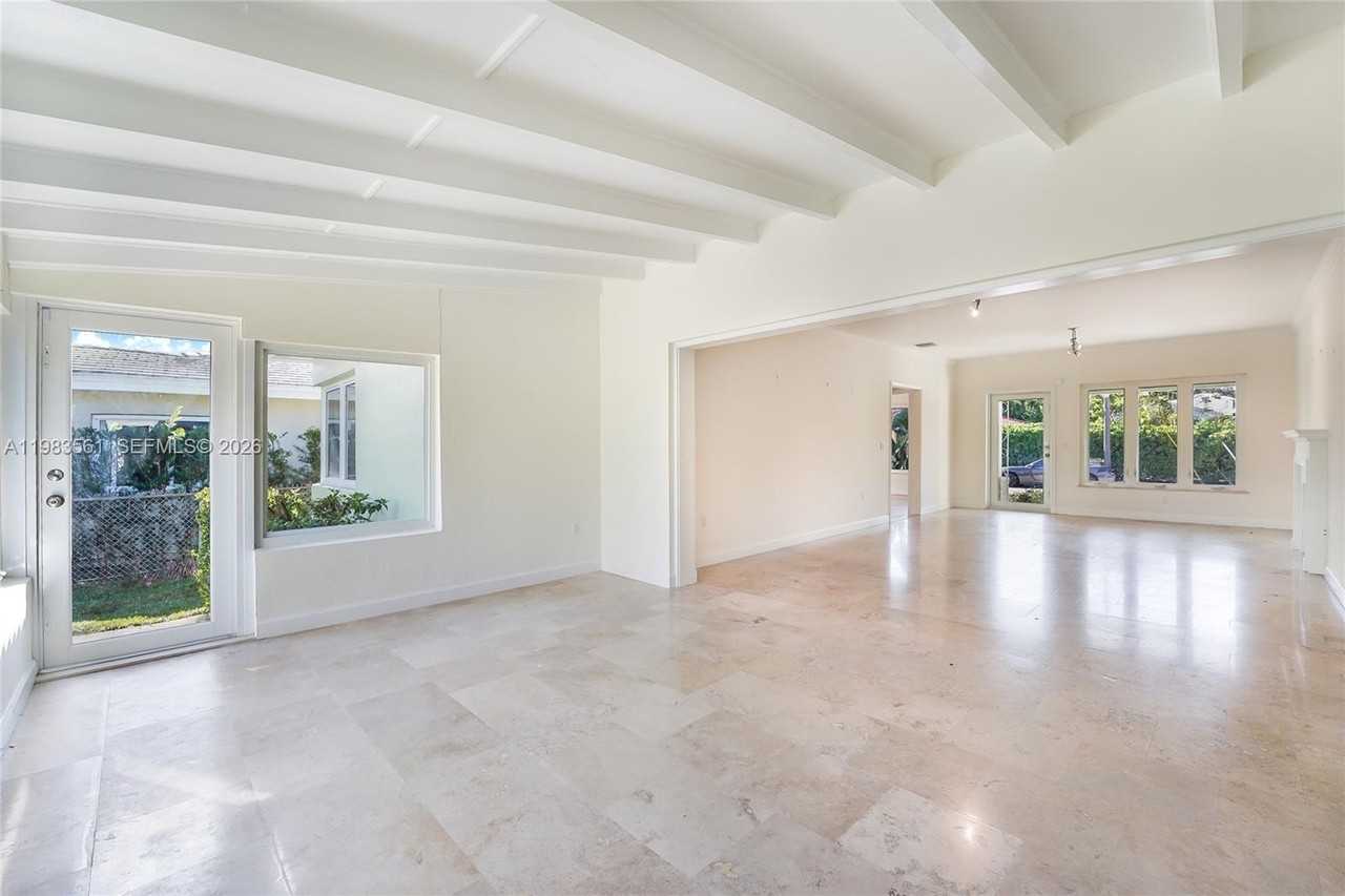 8975 Froude Ave - Photo 6 of 18