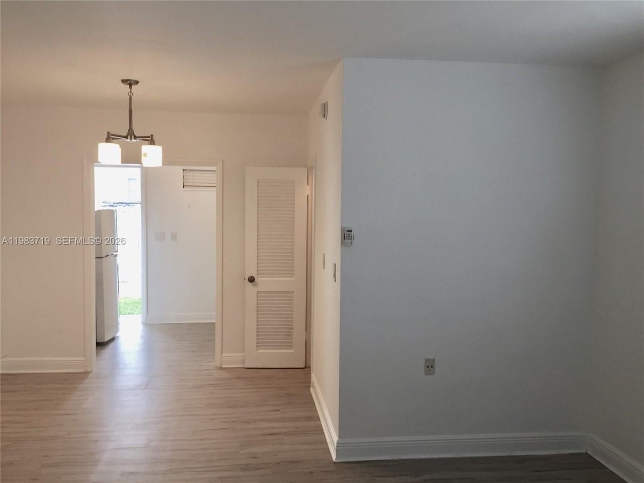 535 74th St #7 - Photo 3 of 5