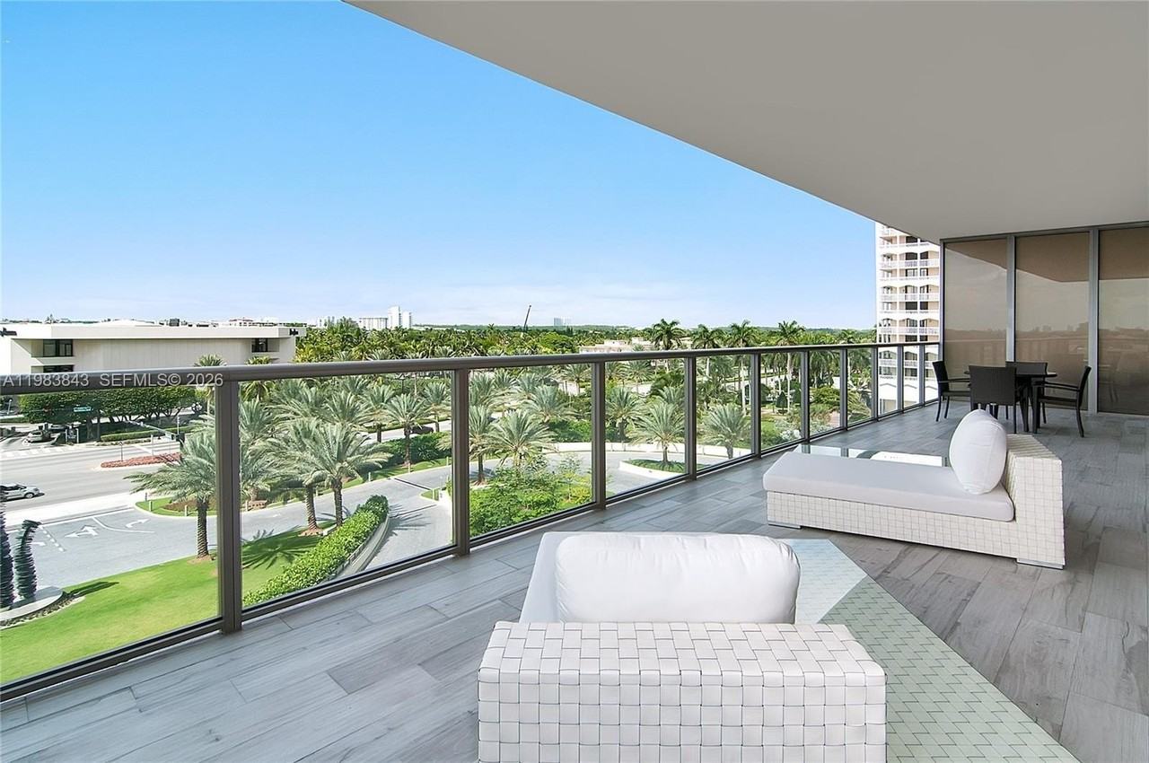 9705 Collins Ave #505N - Photo 3 of 33