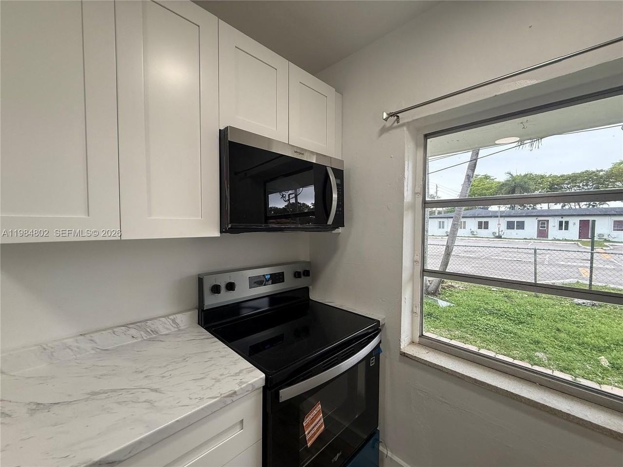 1942 Ne 172nd St #1942 - Photo 5 of 17