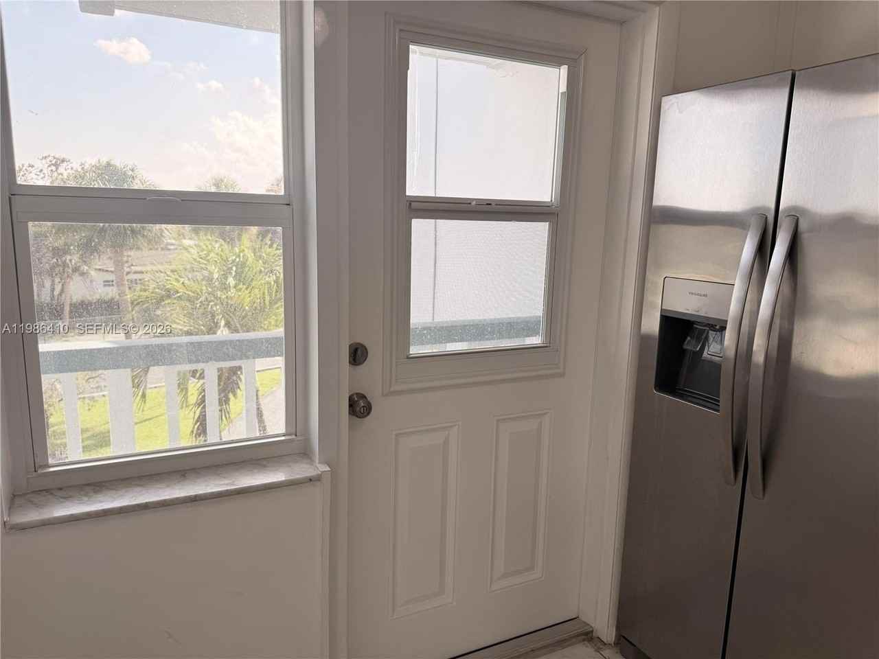 2223 Park Ln #306 - Photo 5 of 32