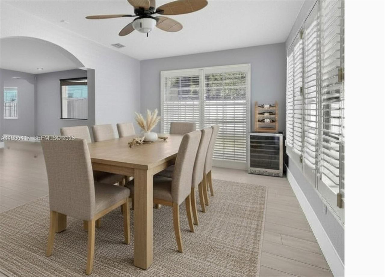 217 Se 5th St - Photo 3 of 27