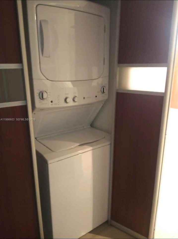 20320 Ne 3rd Ct #3 - Photo 6 of 14