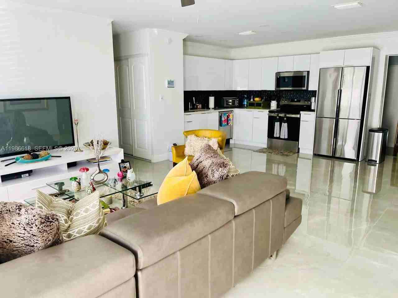 3049 Nw 6th Ave - Photo 6 of 15