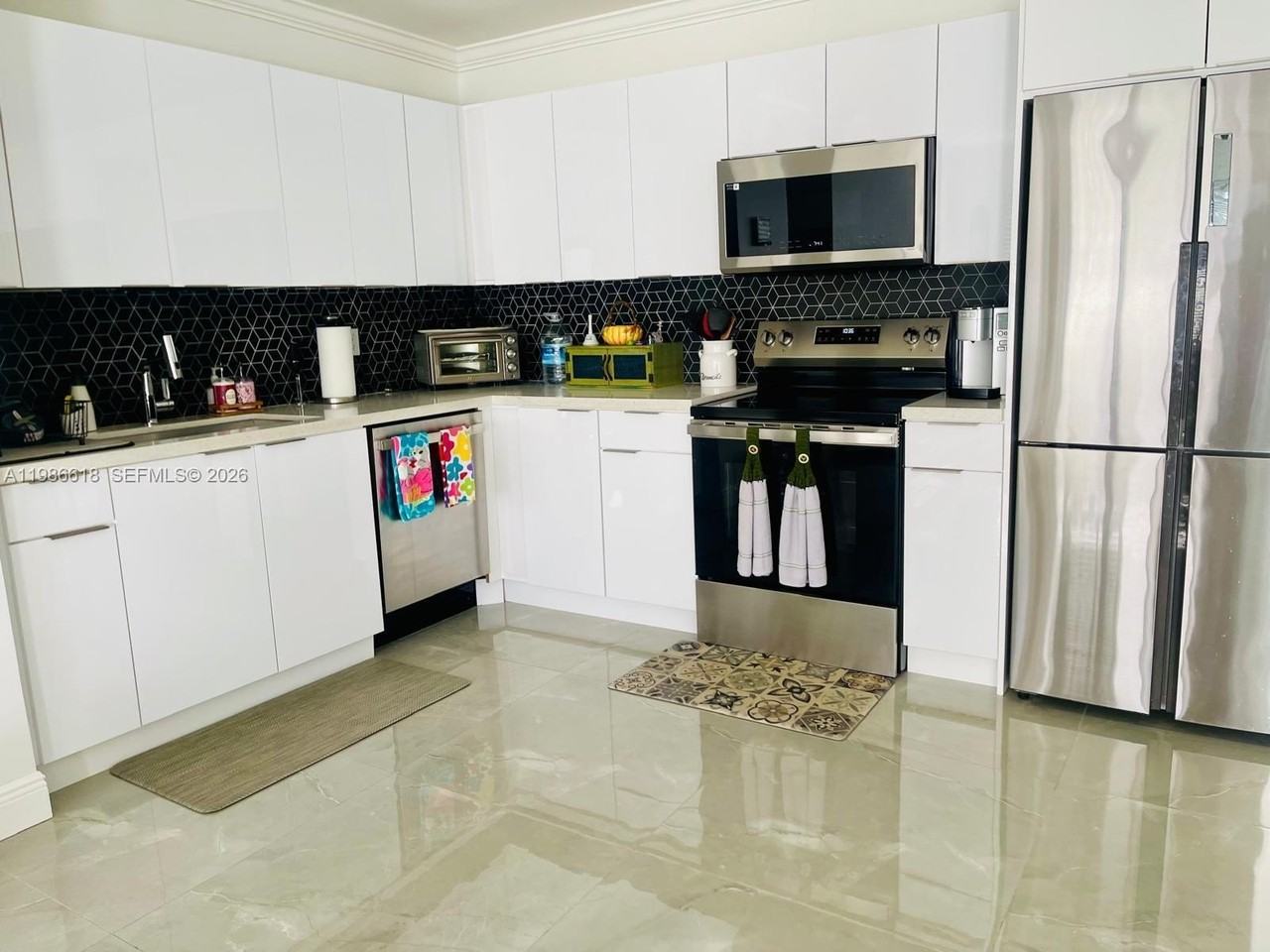 3049 Nw 6th Ave - Photo 7 of 15