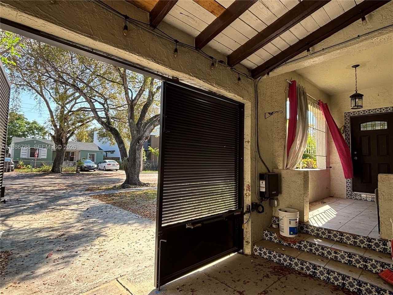 521 Nw 48th St - Photo 2 of 33