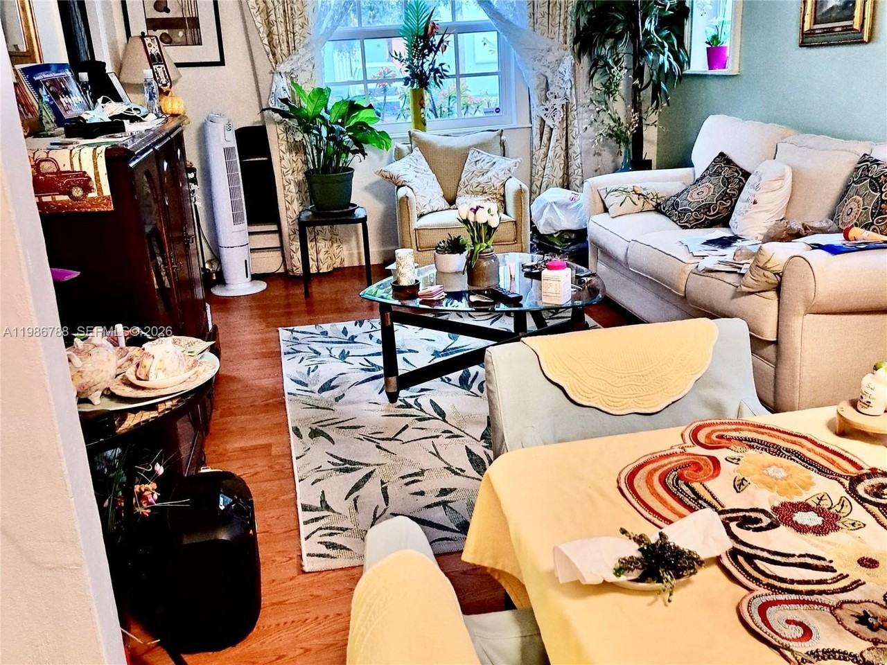 521 Nw 48th St - Photo 6 of 33