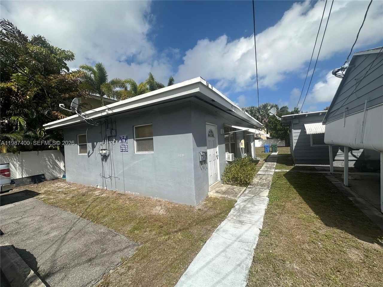 1271 Ne 32nd St #A - Photo 3 of 6