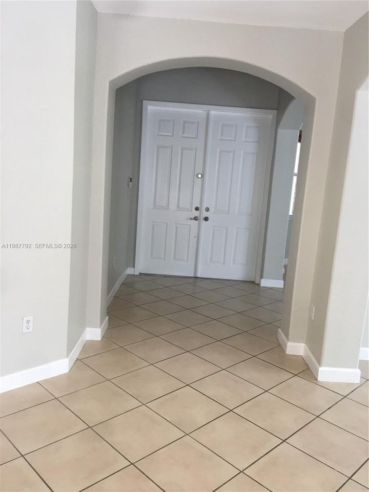 14512 Sw 10th St - Photo 2 of 20