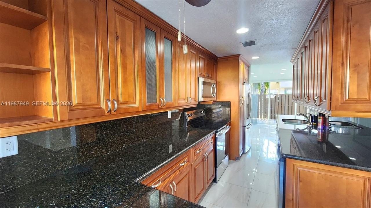 841 Nw 81st Ave #8 - Photo 3 of 27