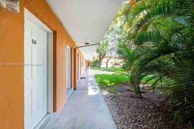 9760 Sw 184th St #6D