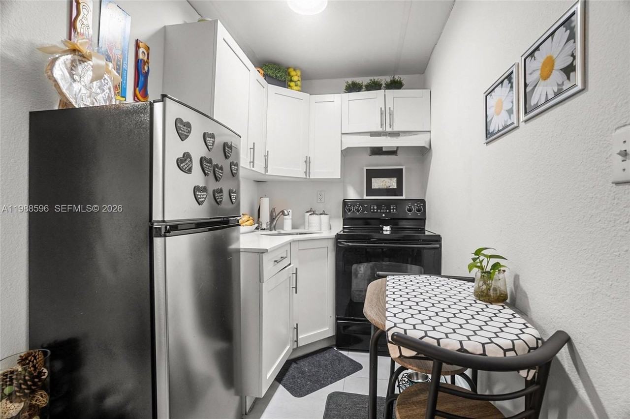 7695 Nw 178th Ter #1 - Photo 6 of 18