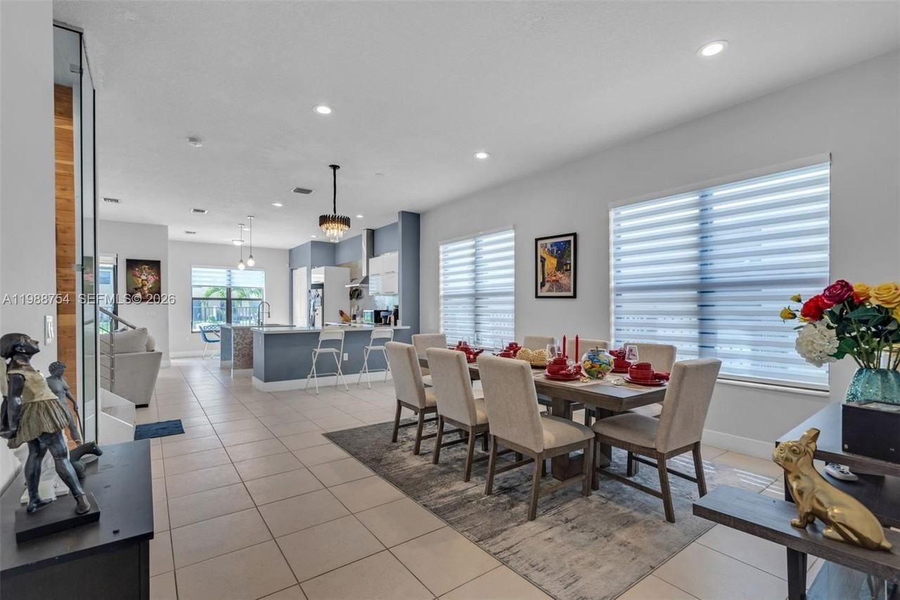 3332 W 95th Ter - Photo 4 of 50