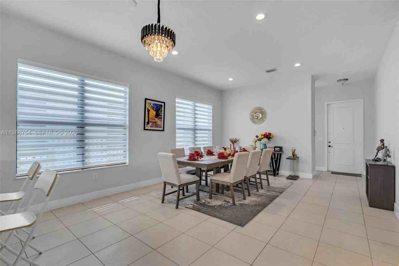 3332 W 95th Ter - Photo 6 of 50