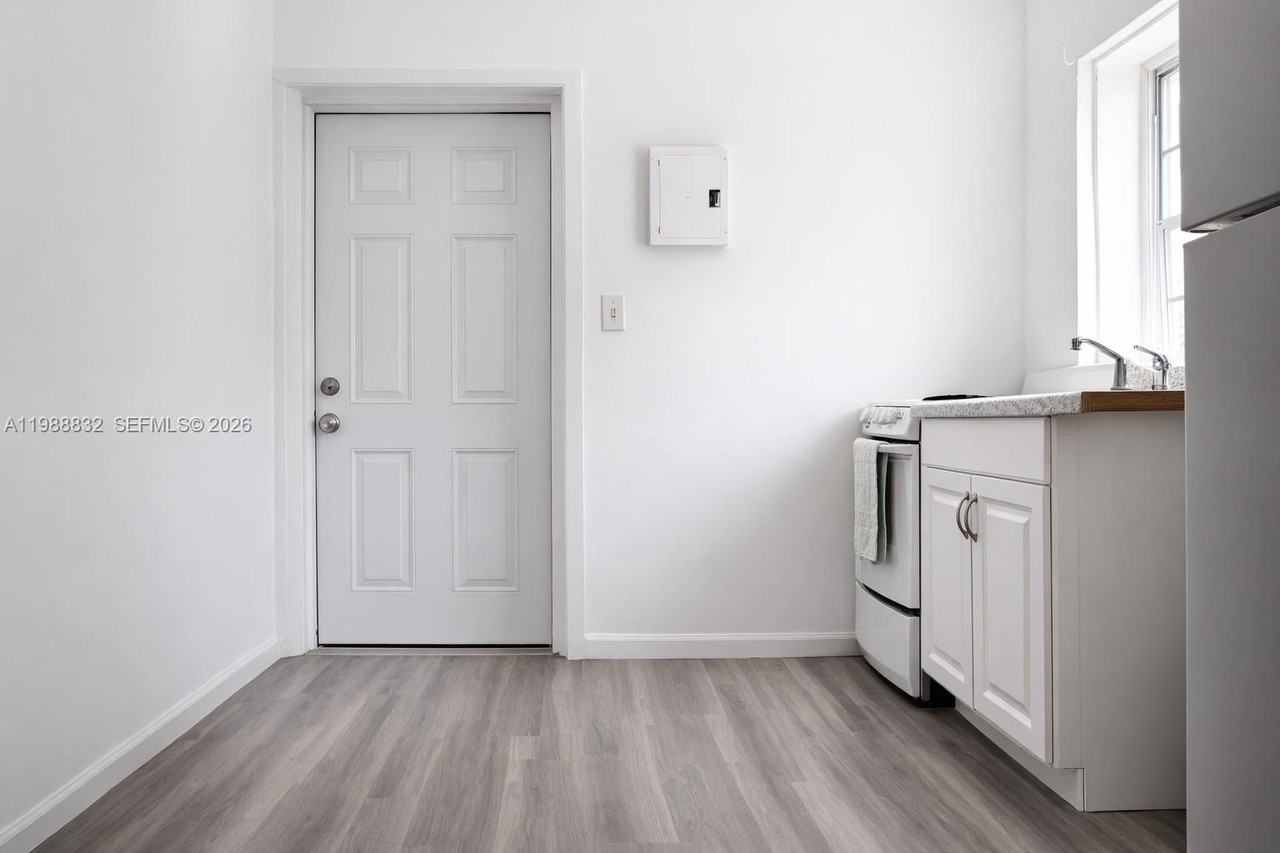 6250 Nw Miami Pl #2 - Photo 2 of 5