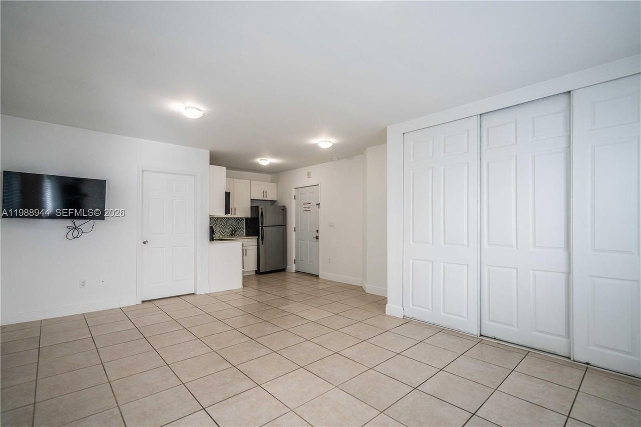 6971 Carlyle Ave #105 - Photo 5 of 10