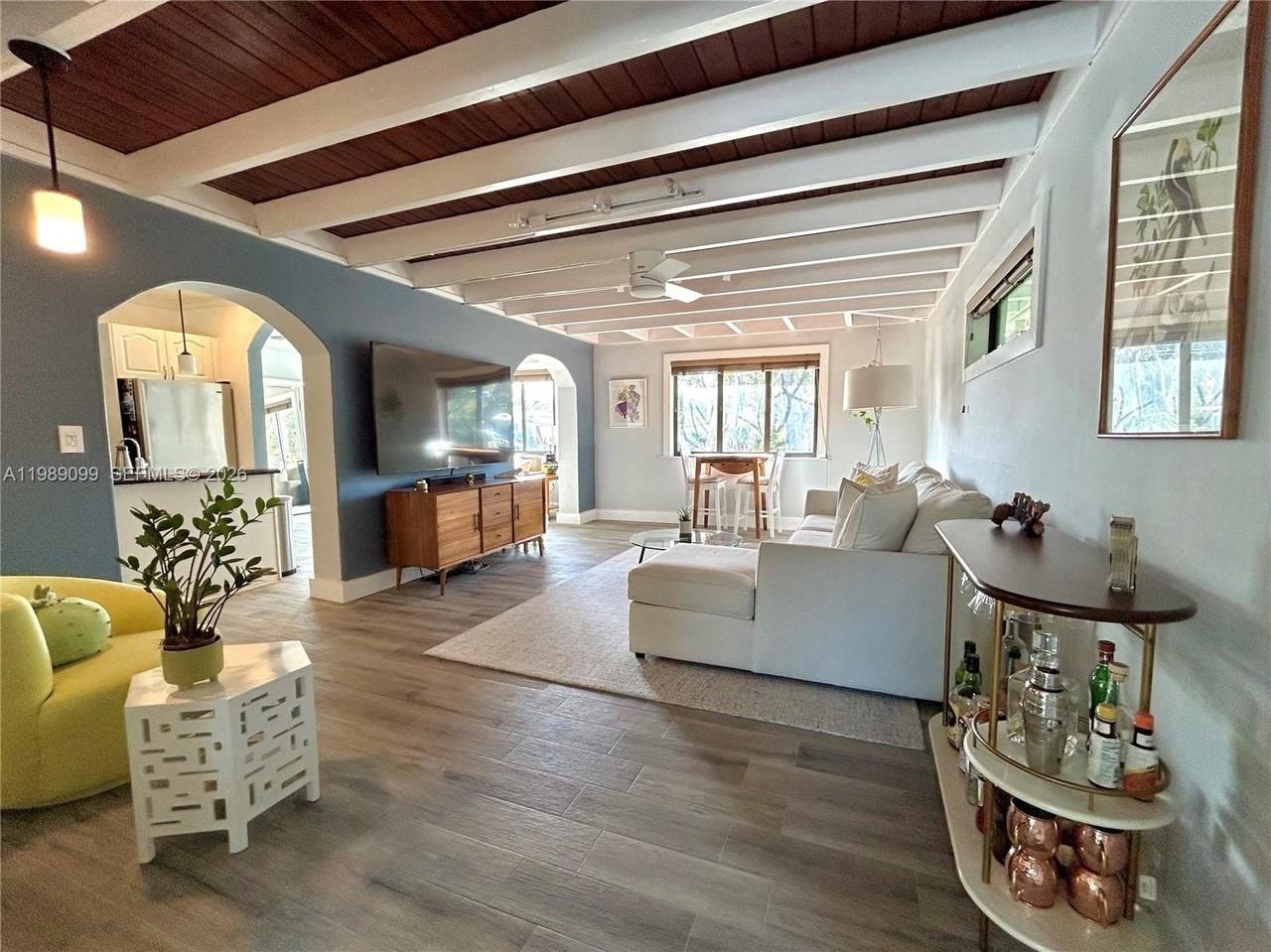 1175 Ne 131st St - Photo 5 of 21