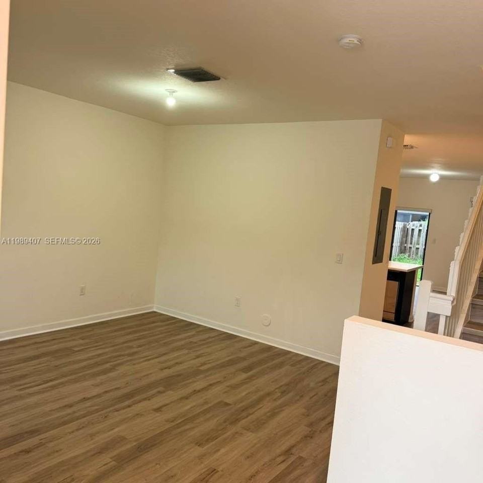 11487 Sw 248th Ln - Photo 7 of 12