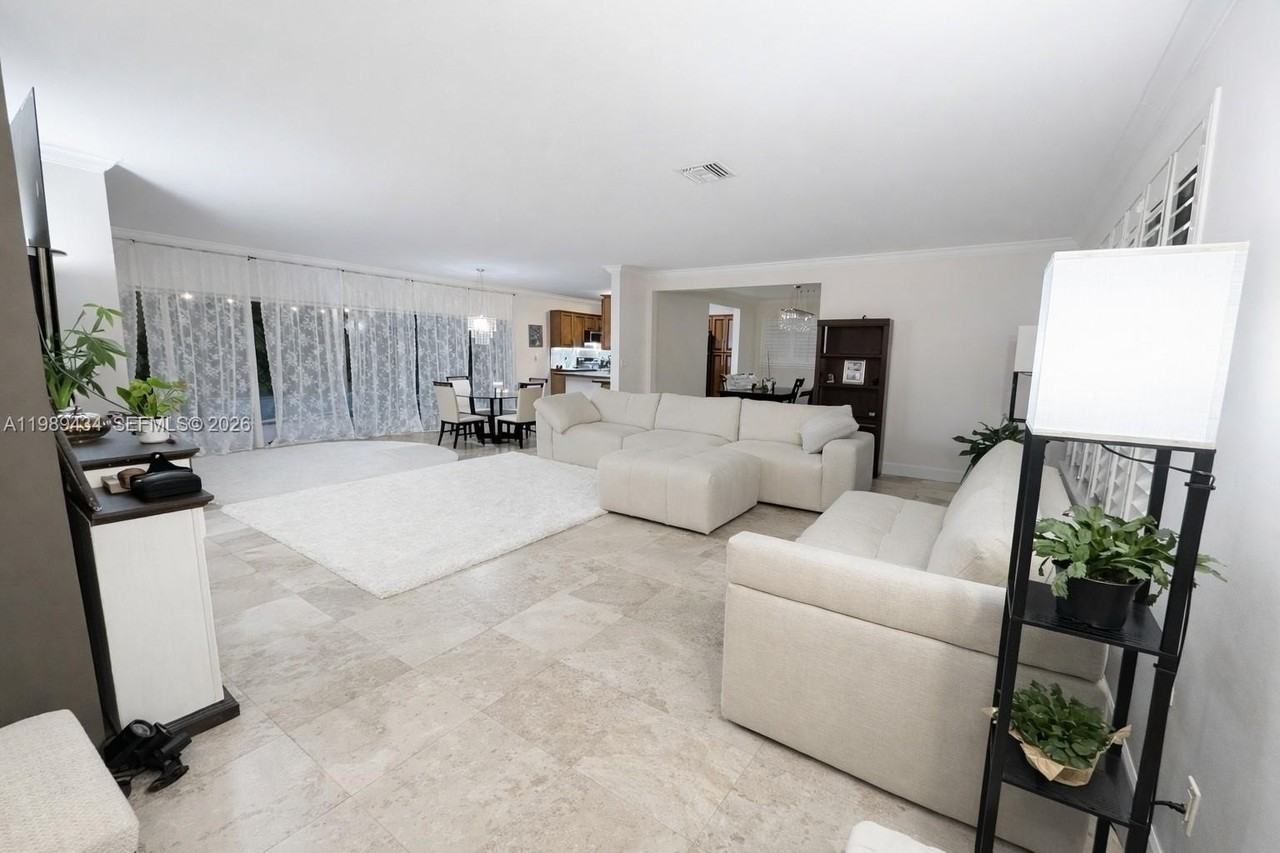 13451 Sw 74th Ave - Photo 2 of 14