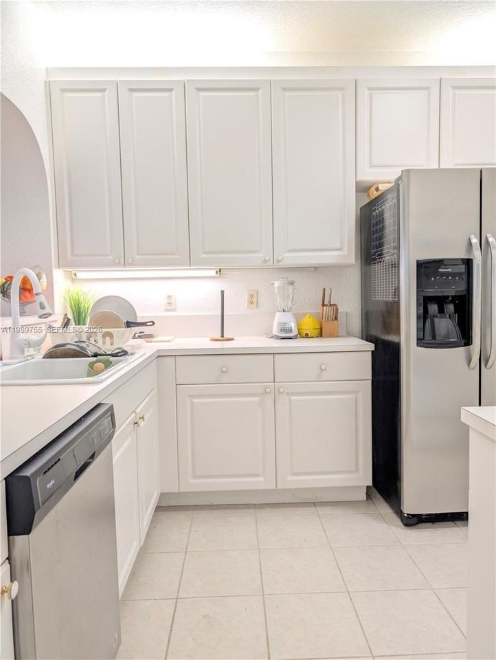 10710 Nw 66th St #202 - Photo 5 of 38