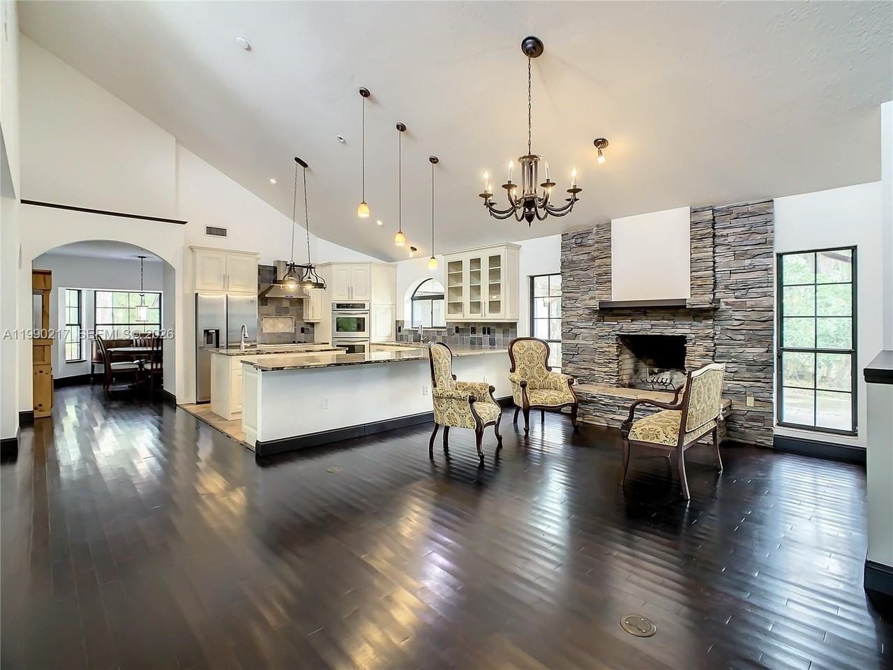 2261 Mariner Cv - Photo 6 of 23