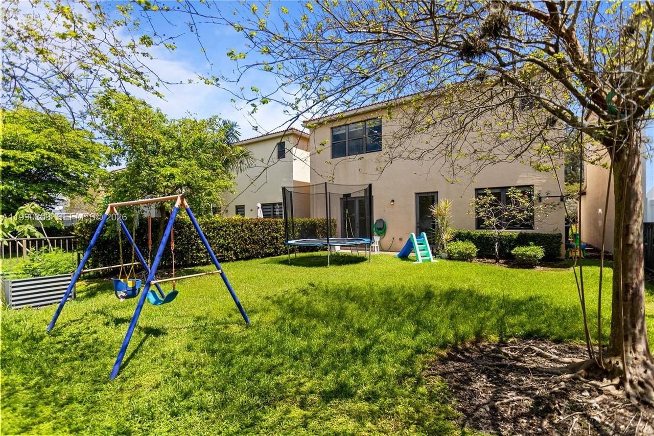 19244 Ne 9th Pl - Photo 7 of 50