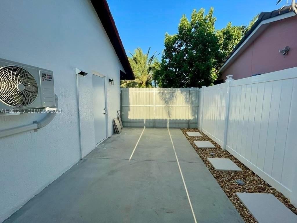 9966 Sw 157th St #0 - Photo 4 of 14