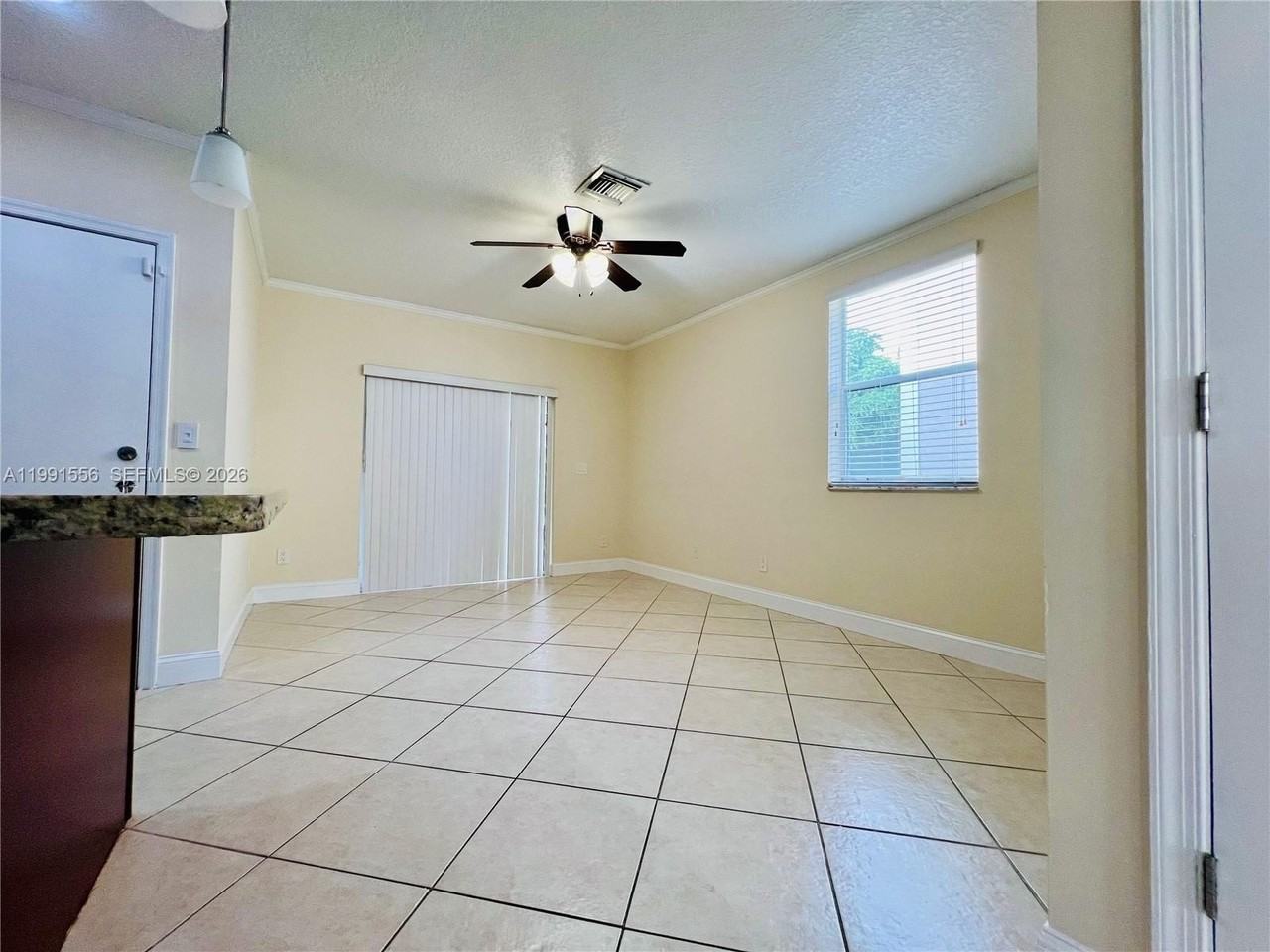 10560 Nw 57th Ct - Photo 4 of 24
