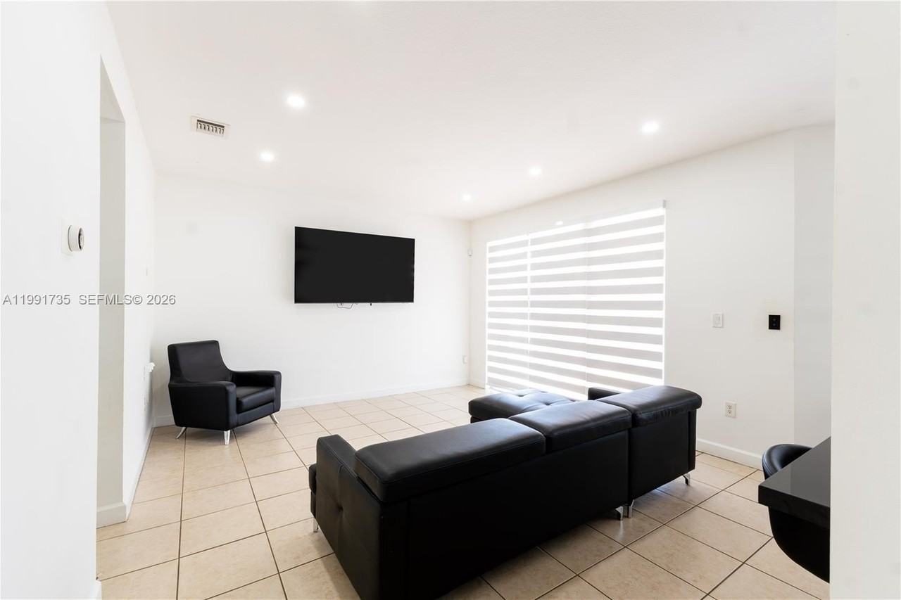 10856 Sw 247th St - Photo 2 of 30