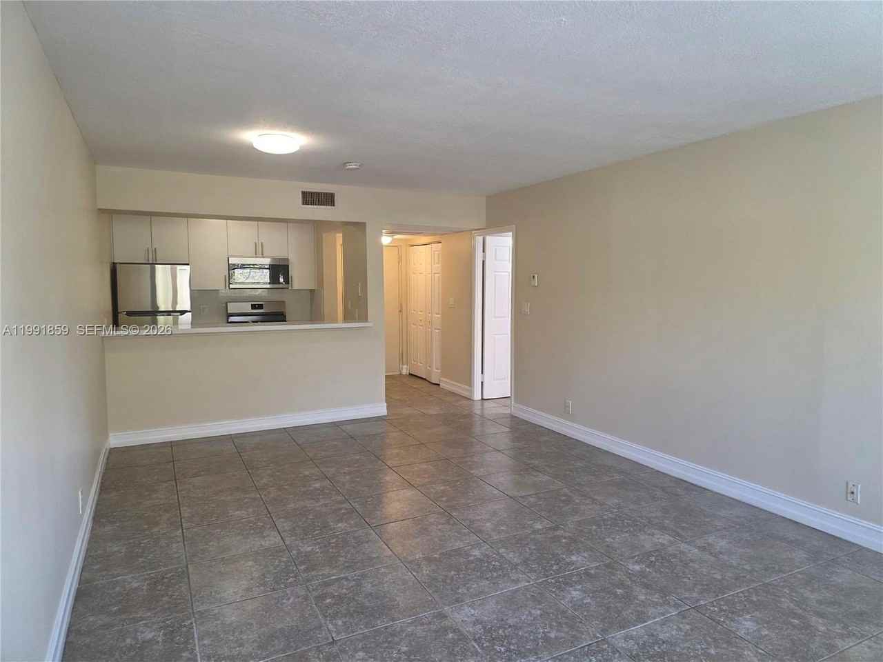 8100 Geneva Ct #432 - Photo 7 of 34