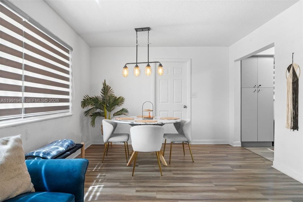 5920 Ne 2nd Ter - Photo 4 of 24