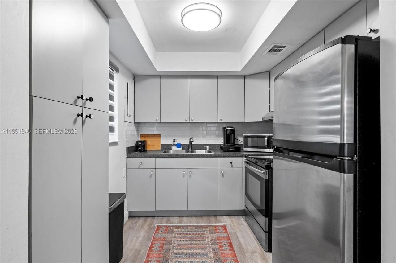 5920 Ne 2nd Ter - Photo 5 of 24