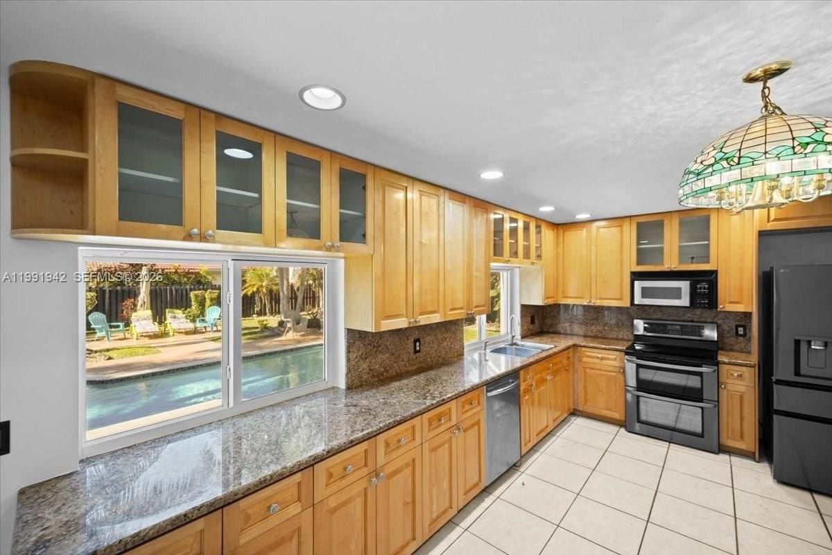 2560 Bass Way #2560 - Photo 2 of 41