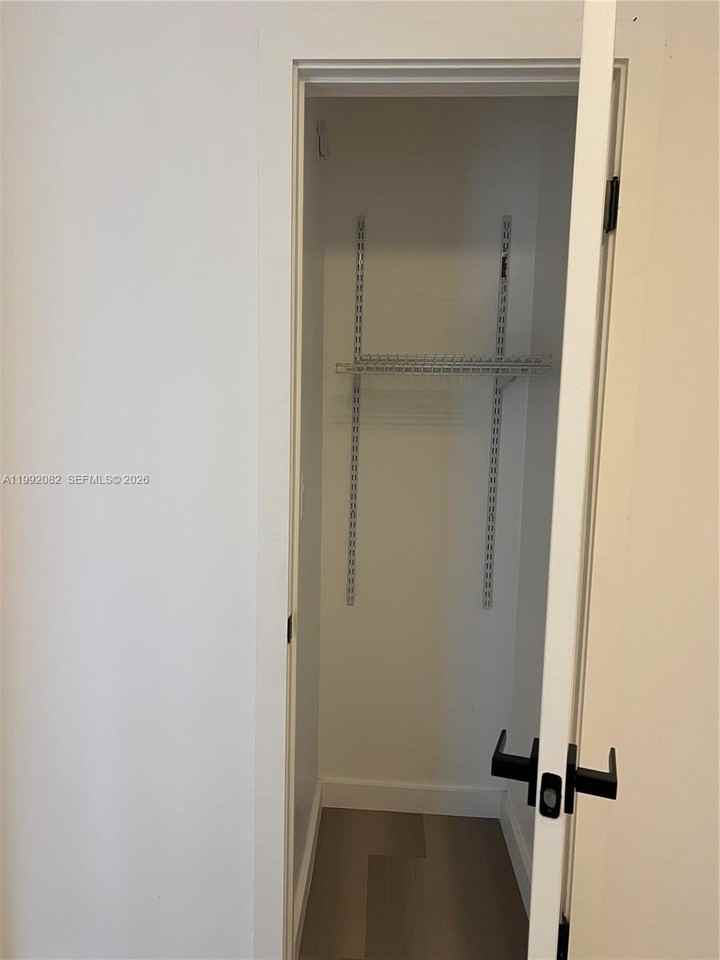 225 Se 16th Ave #3 - Photo 5 of 17