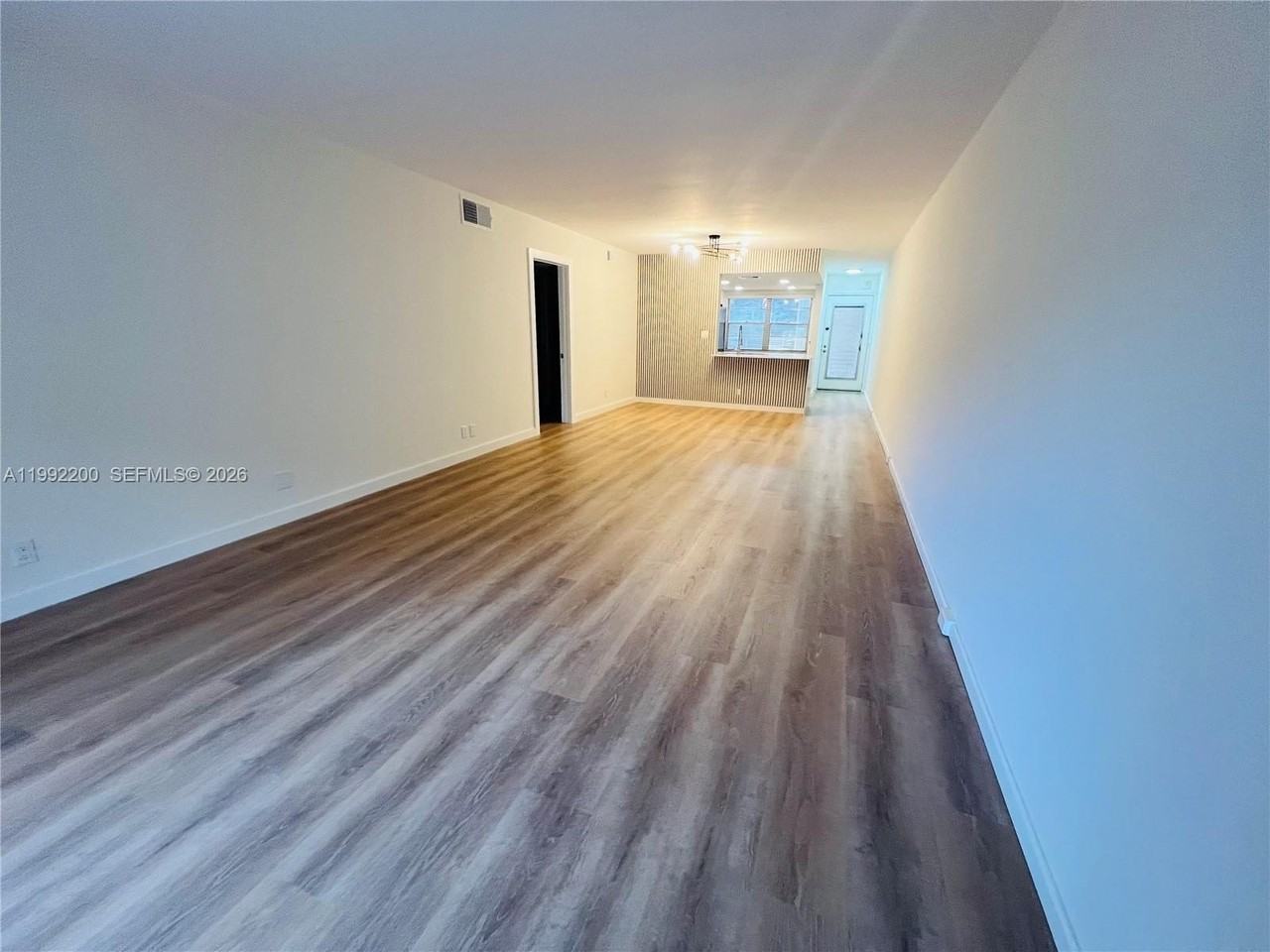 2402 Antigua Cir #H1 - Photo 5 of 20