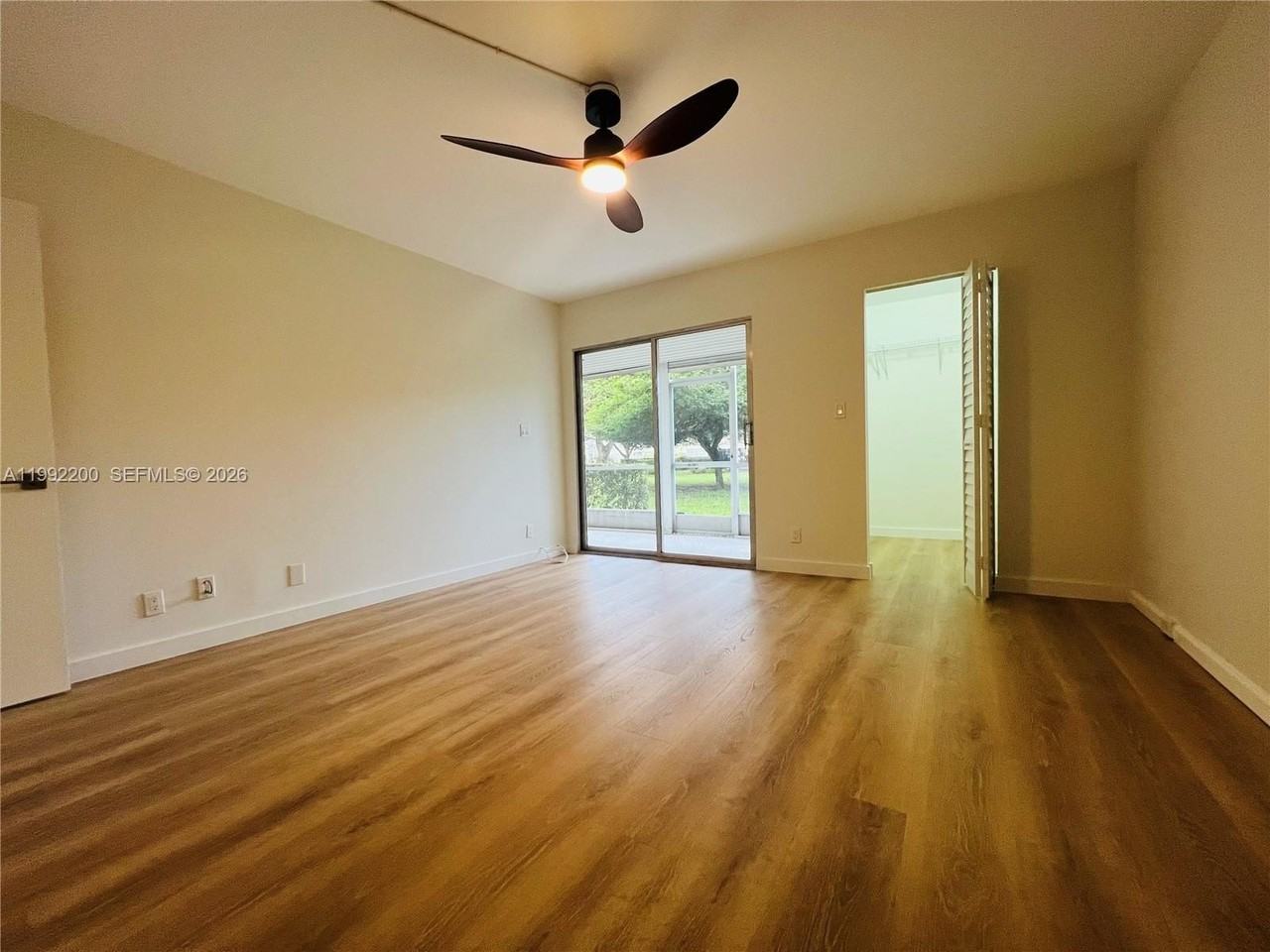 2402 Antigua Cir #H1 - Photo 7 of 20