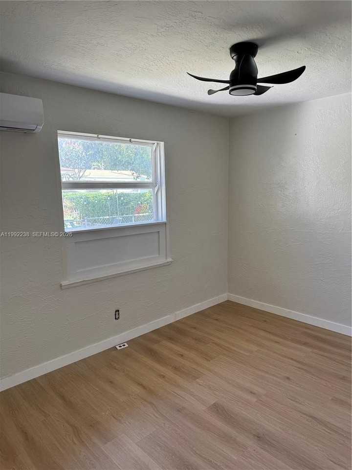 2029 Monroe St - Photo 7 of 7