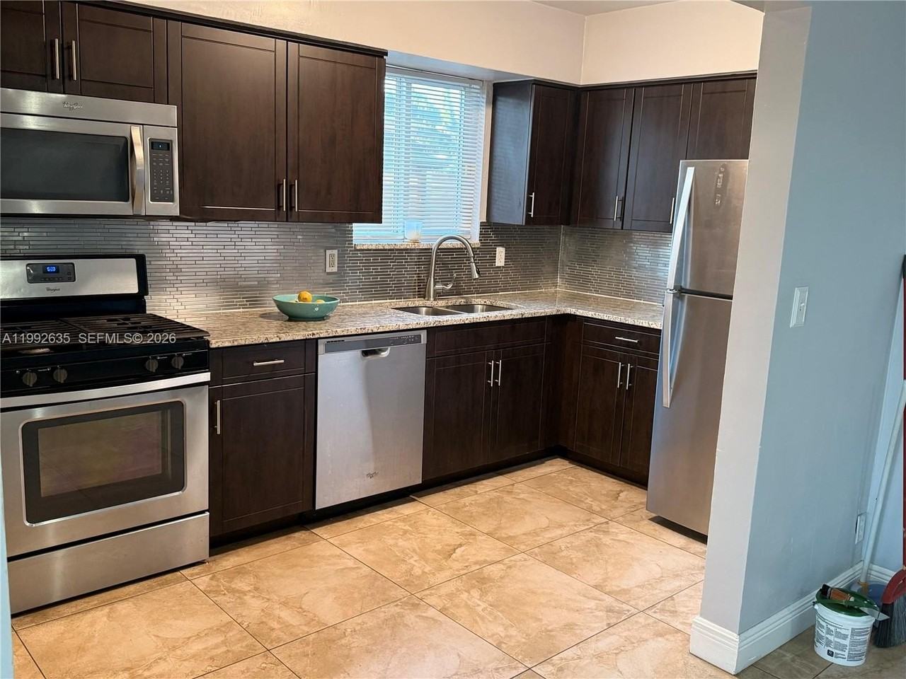 7761 Nw 34th St - Photo 2 of 14