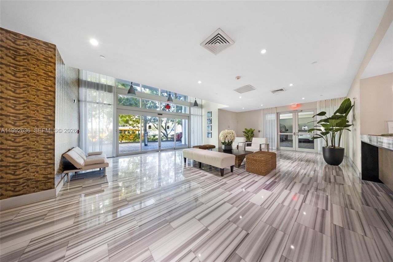 3030 Ne 188th St #602 - Photo 4 of 44