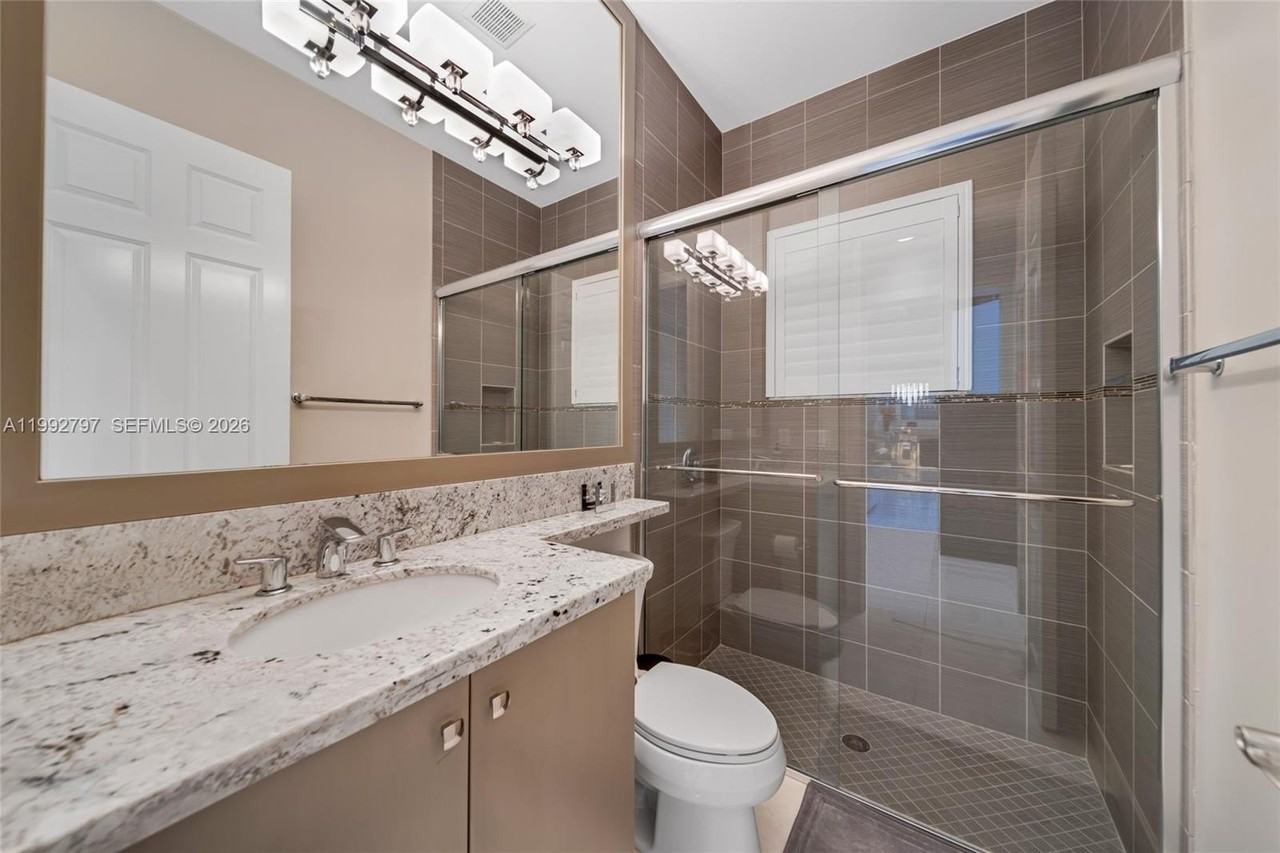 16849 Pierre Cir #ALL - Photo 6 of 50