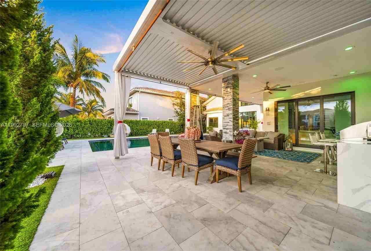 16849 Pierre Cir #ALL - Photo 7 of 50