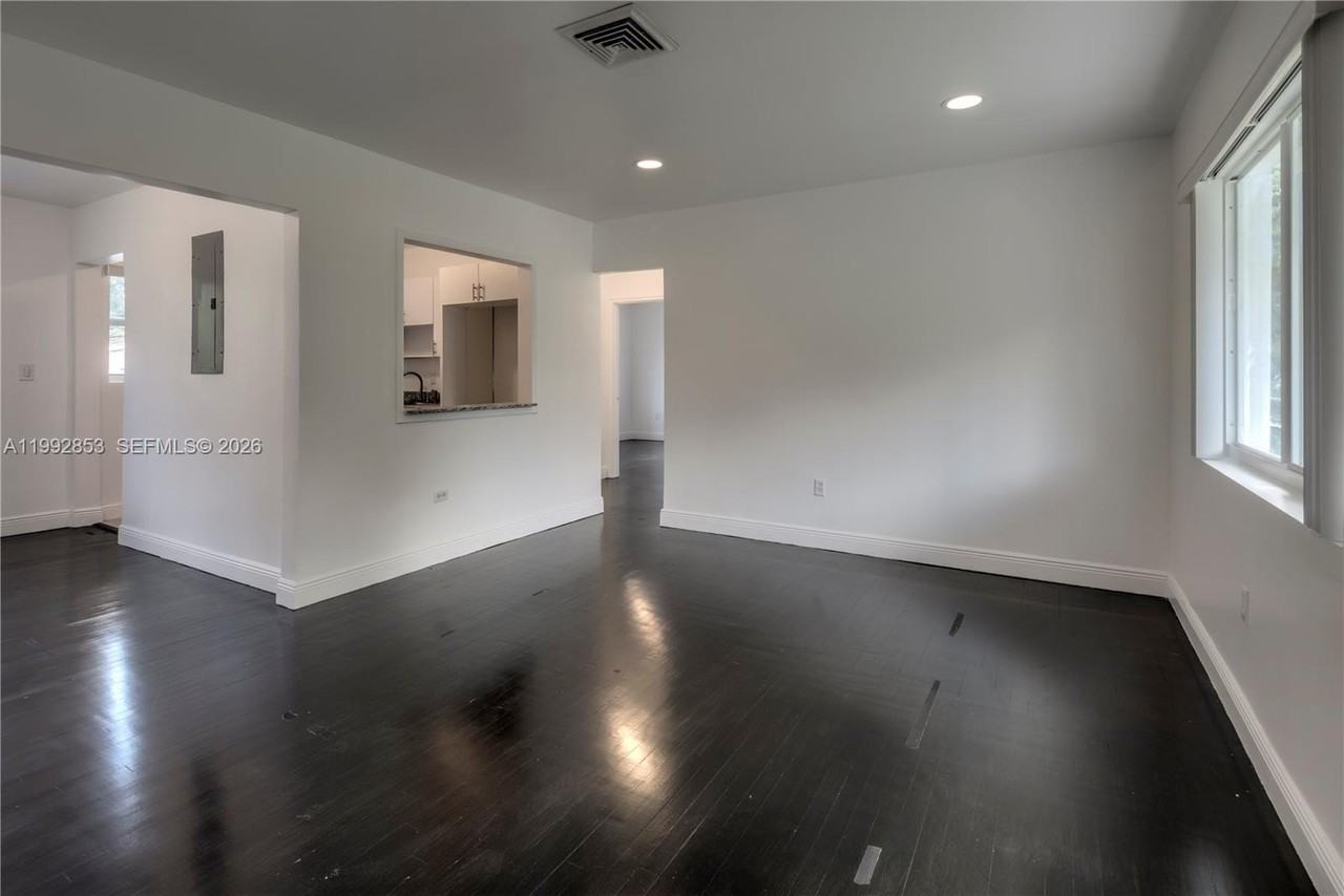 14115 Nw 5th Ave #1 - Photo 7 of 13