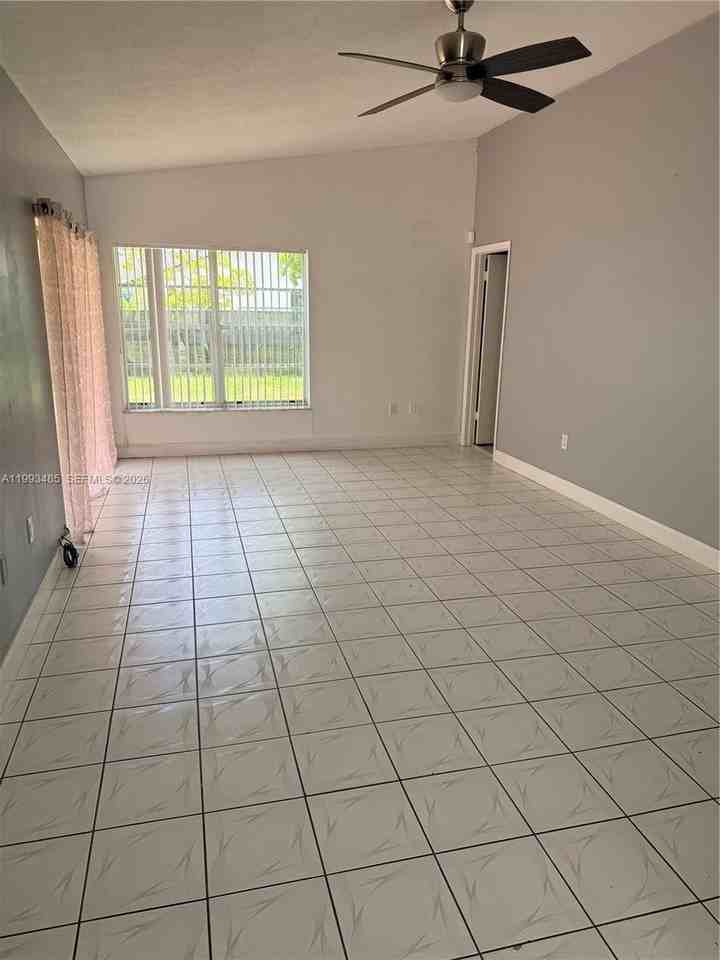 26468 Sw 123rd Pl #NA - Photo 5 of 33