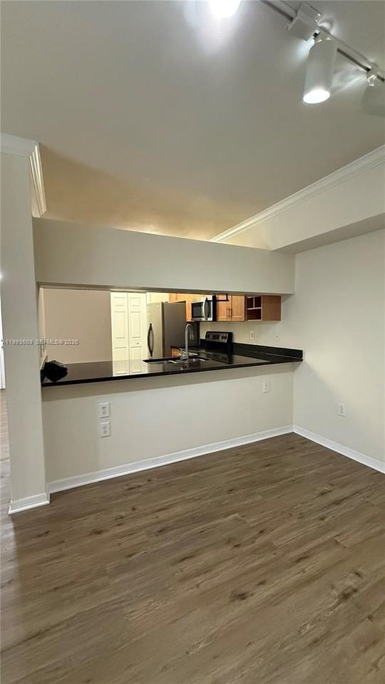 6458 Emerald Dunes Dr #108 - Photo 7 of 22